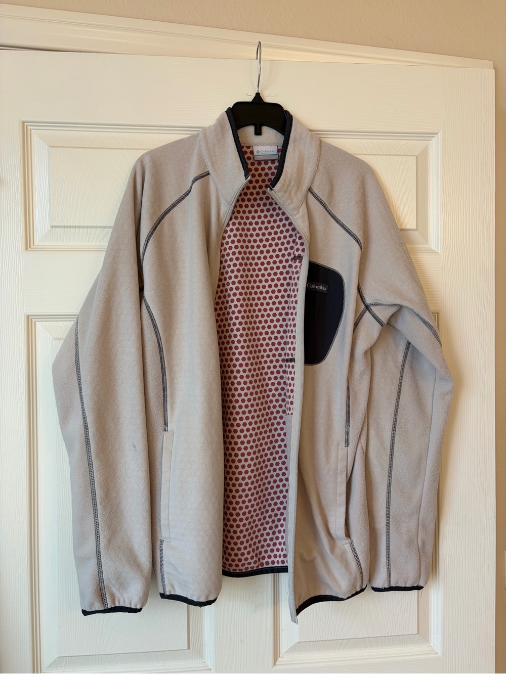 Columbia Men’s Light Gray Fleece Jacket
